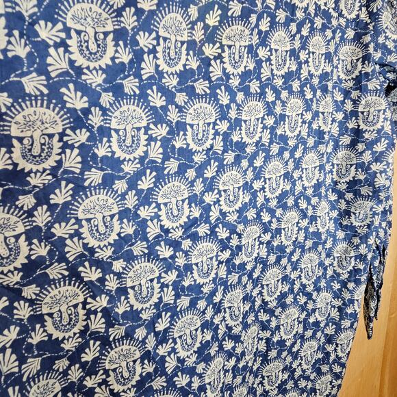 Blue/White NWT Rock Flower Paper Pintuck Long Sleeve V-Neck Tunic Size‎ Small - Picture 3 of 8